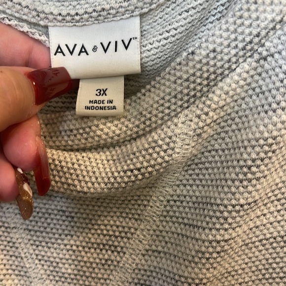 Sweater - Picture 2 of 2